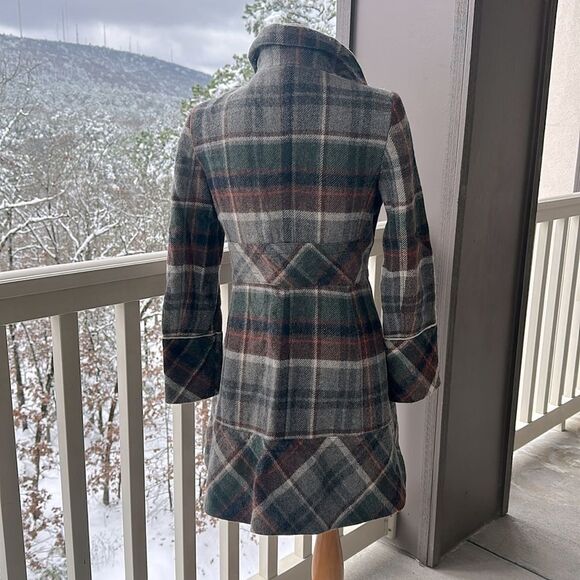 COPY - Zara Basic Plaid Wool Coat - Picture 4 of 11